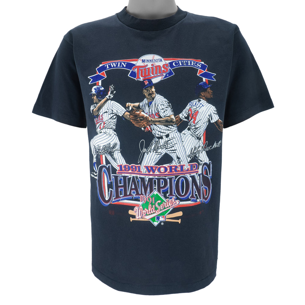 MLB (Nutmeg) - Minnesota Twins Triple Threat Chuck Knoblauch Kevin Tapani Kirby Puckett T-Shirt 1991 Large