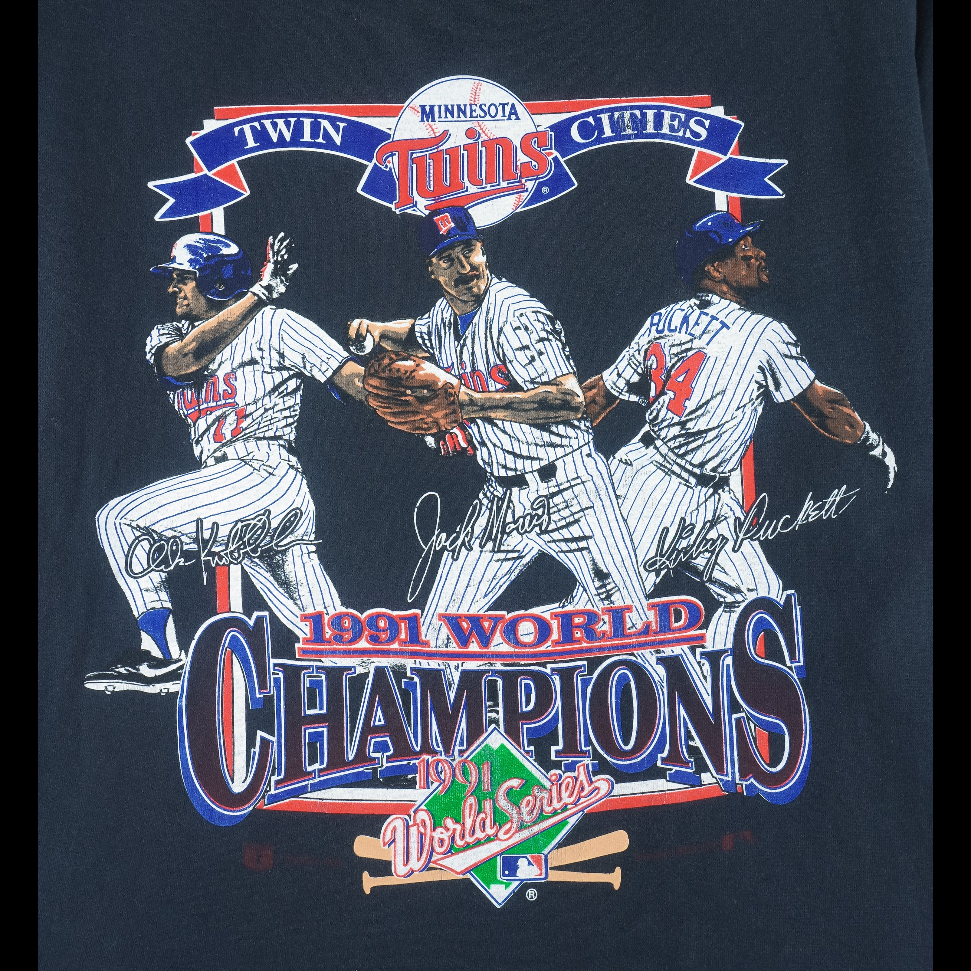 MLB (Nutmeg) - Minnesota Twins Triple Threat Chuck Knoblauch Kevin Tapani Kirby Puckett T-Shirt 1991 Large