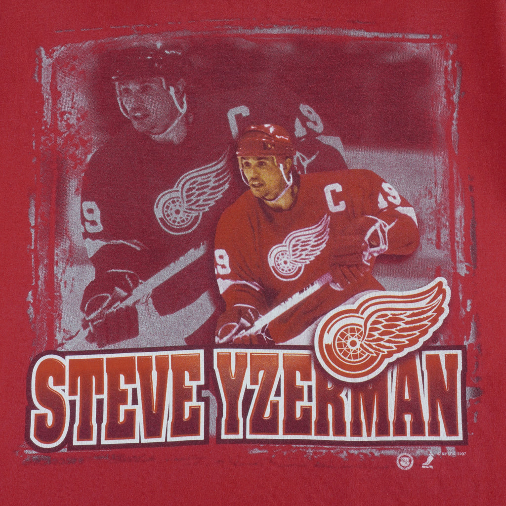 NHL - Detroit Red Wings, Steve Yzerman T-Shirt 1997 Large Hockey