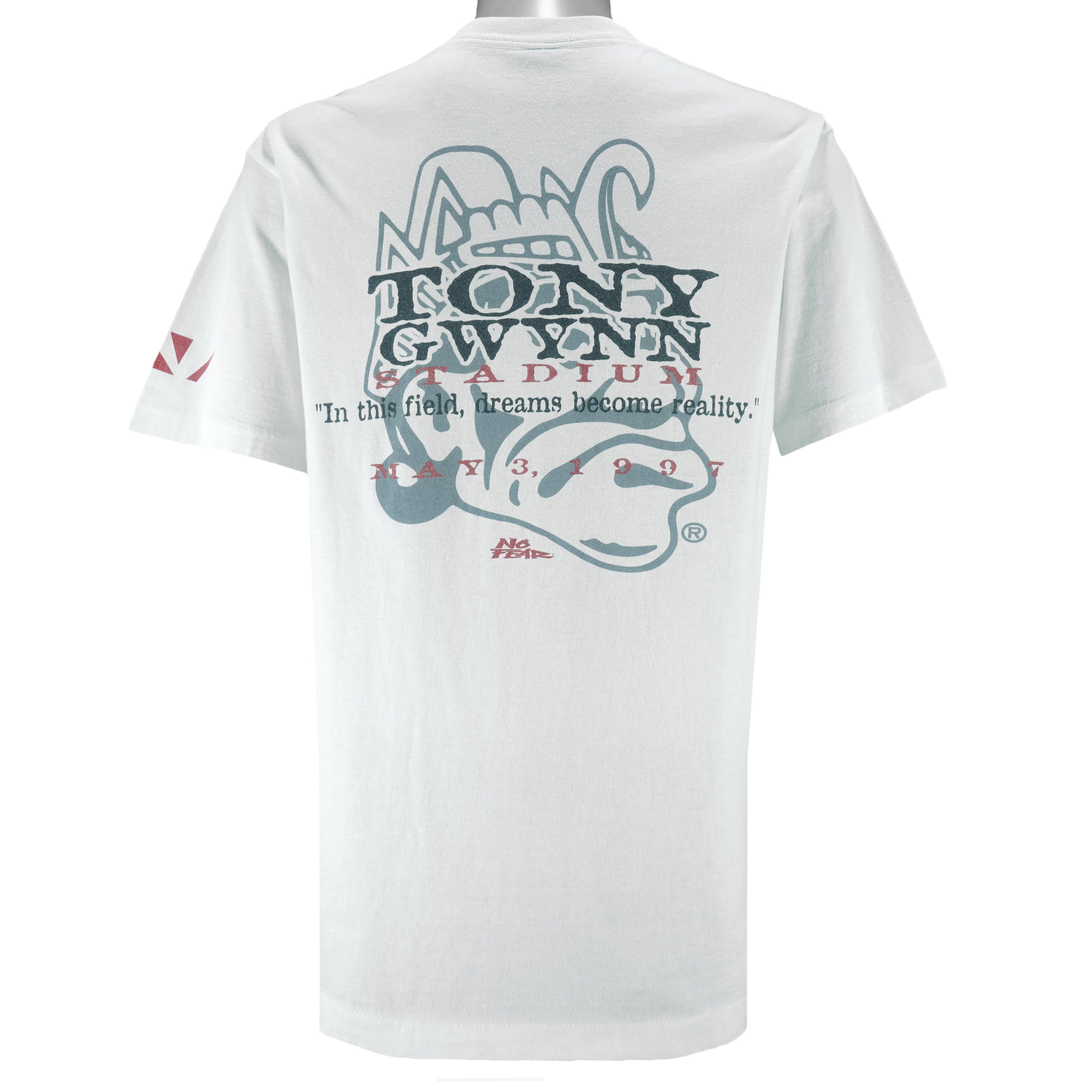 Vintage (No Fear) - Tony Gwynn In This Field, Dreams Become Reality T-Shirt 1997 Large Vintage retro