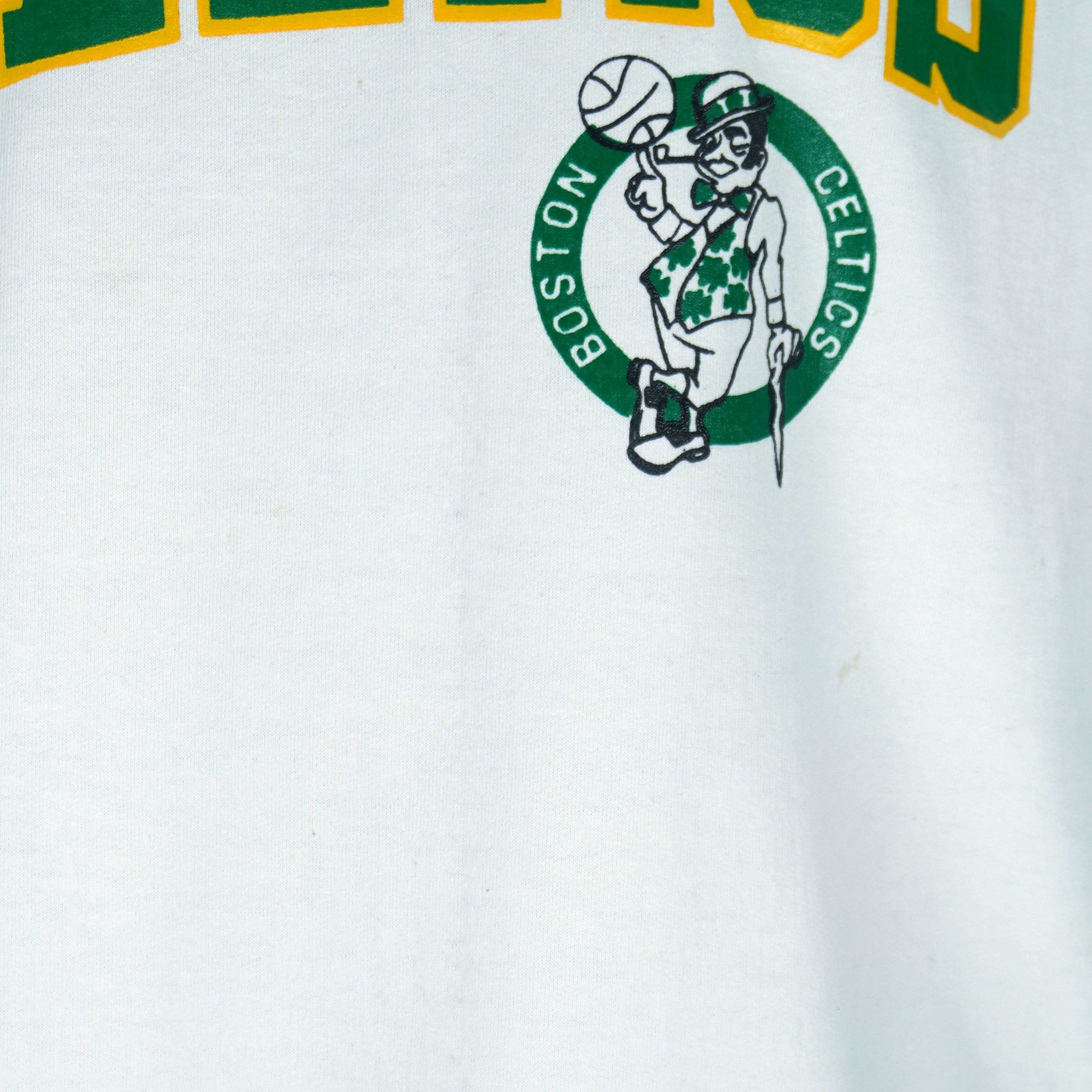 NBA (Medallion) - Boston Celtics Crew Neck Sweatshirt 1990s Large Vintage Retro Basketball