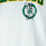 NBA (Medallion) - Boston Celtics Crew Neck Sweatshirt 1990s Large Vintage Retro Basketball