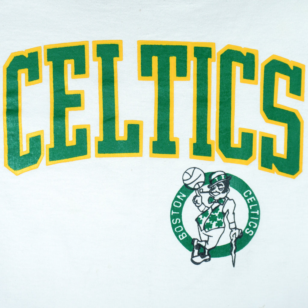 NBA (Medallion) - Boston Celtics Crew Neck Sweatshirt 1990s Large Vintage Retro Basketball