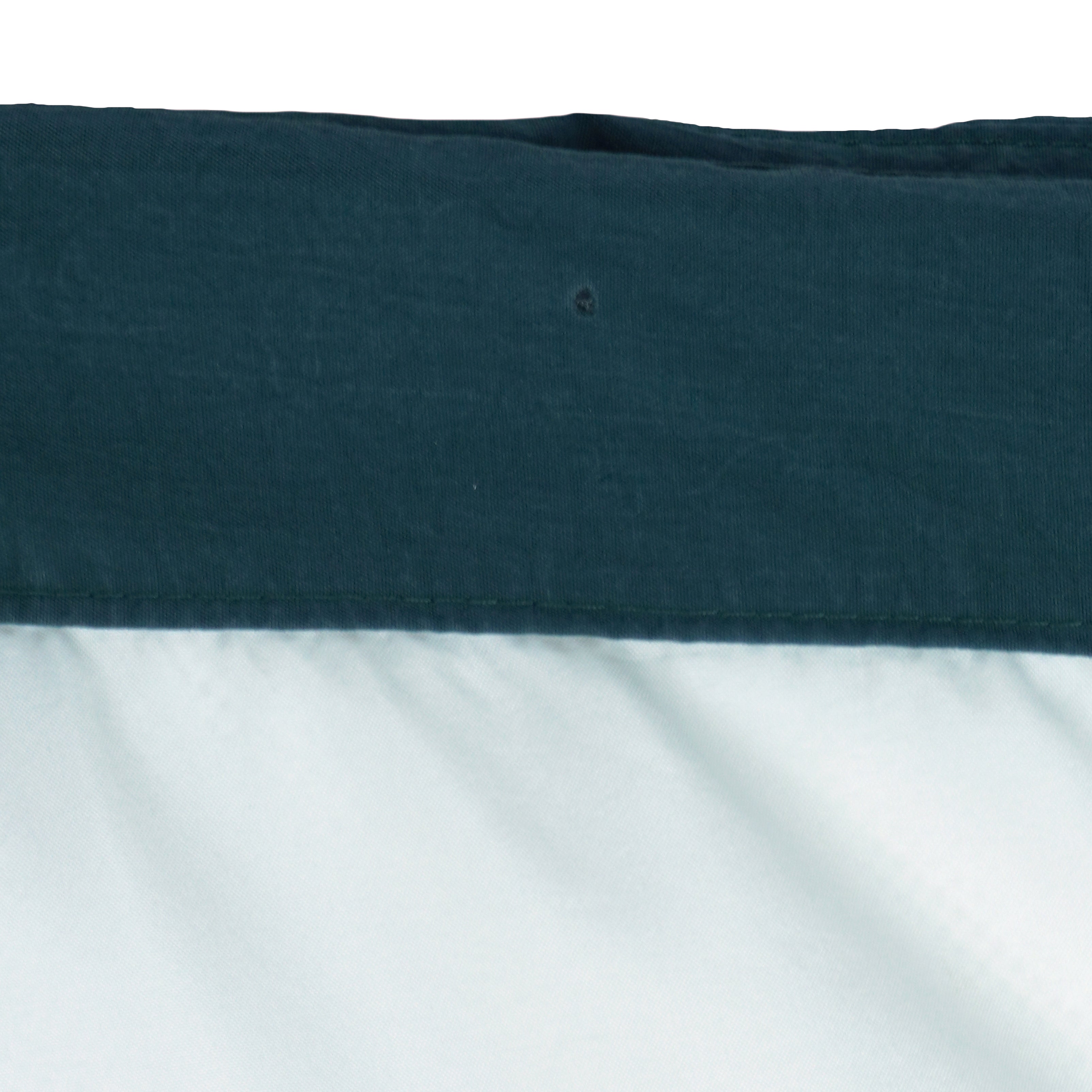 1990s vintage Puma colorblock taped logo windbreaker. Dark blue, green and white in color, fitting medium in size and in excellent condition.