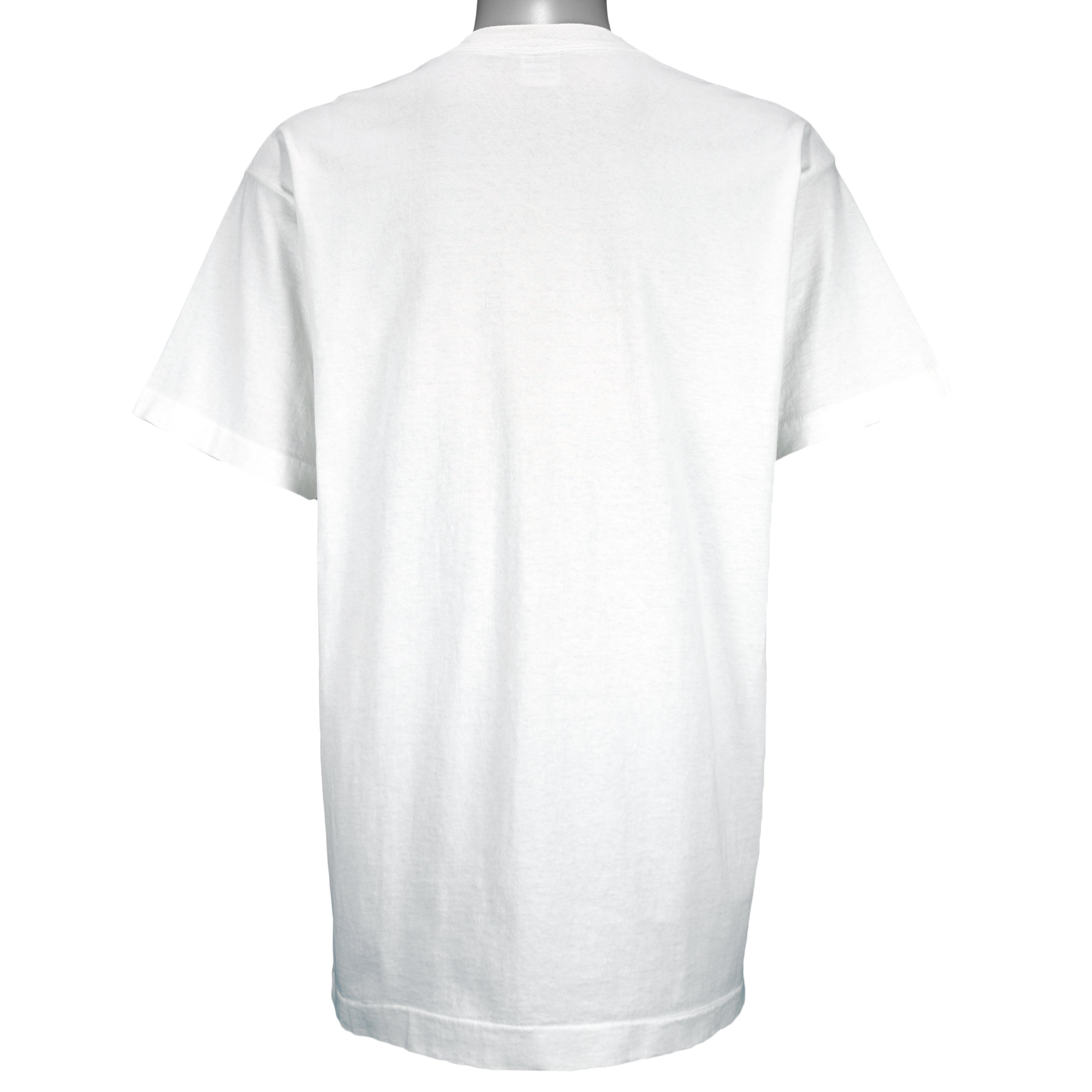 1991 vintage NHL Pittsburgh Penguins Stanley Cup Champions T-Shirt by Fruit of the Loom. White in color with large trophy print by Starter on front, fits a long Large in size and is in an excellent condition.