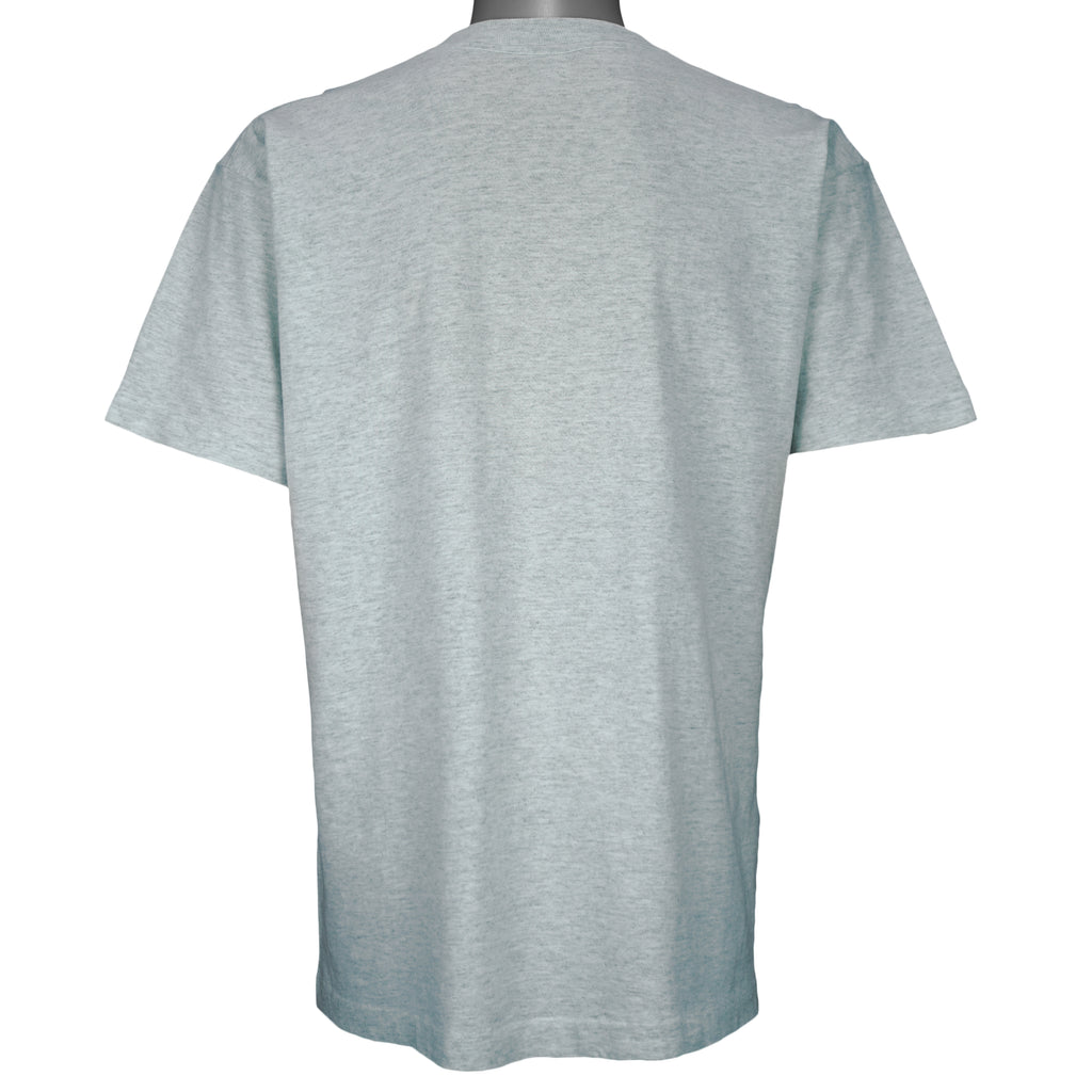 1990s vintage Oklahoma "The Sooner State" T-Shirt by Fruit of the Loom. Grey in color with various state facts and history printed on front, Large in size and is in excellent condition.