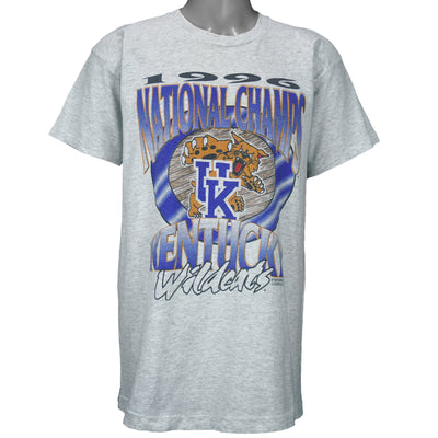 NCAA - Kentucky Wildcats National Champs Spell-Out T-Shirt 1996 Large
