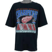1995 vintage NHL Detroit Red Wings Western Conference Champions T-Shirt. Black in color with big spell-out and logo on front, fitting X-Large in size and is in excellent condition.