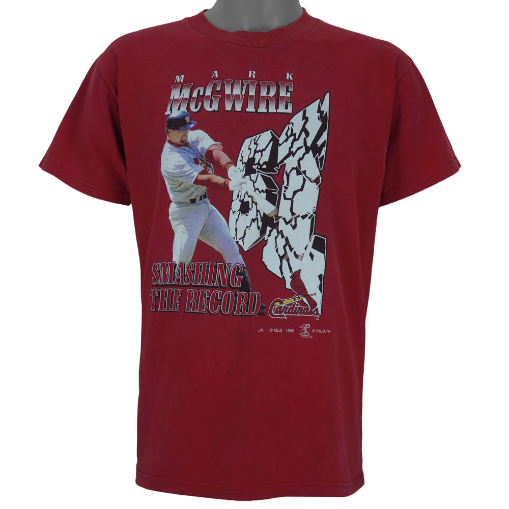 MLB (Unique) - St. Louis Cardinals Mark McGwire Home Run T-Shirt 1998 Medium vintage retro baseball