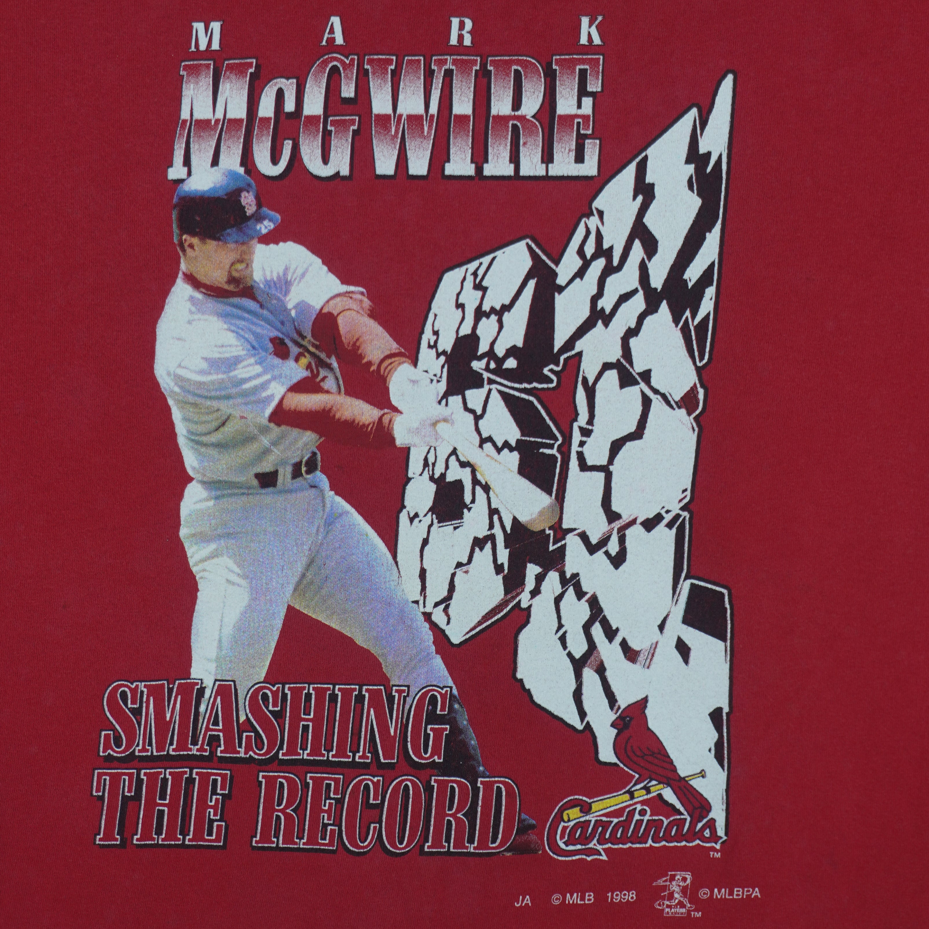 MLB (Unique) - St. Louis Cardinals Mark McGwire Home Run T-Shirt 1998 Medium