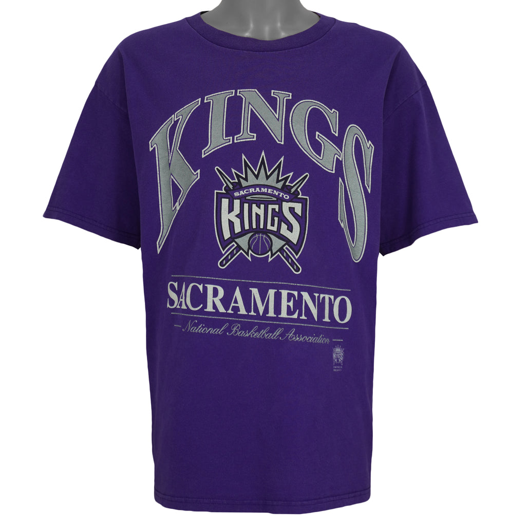 NBA (Lee) - Sacramento Kings Big Logo T-Shirt 1990s X-Large Vintage Retro Basketball