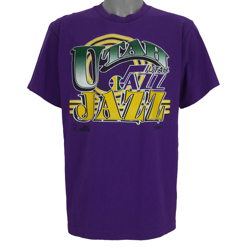 NBA (Trench Ultra) - Purple Utah Jazz Spell-Out T-Shirt 1990s Large Vintage Retro Basketball