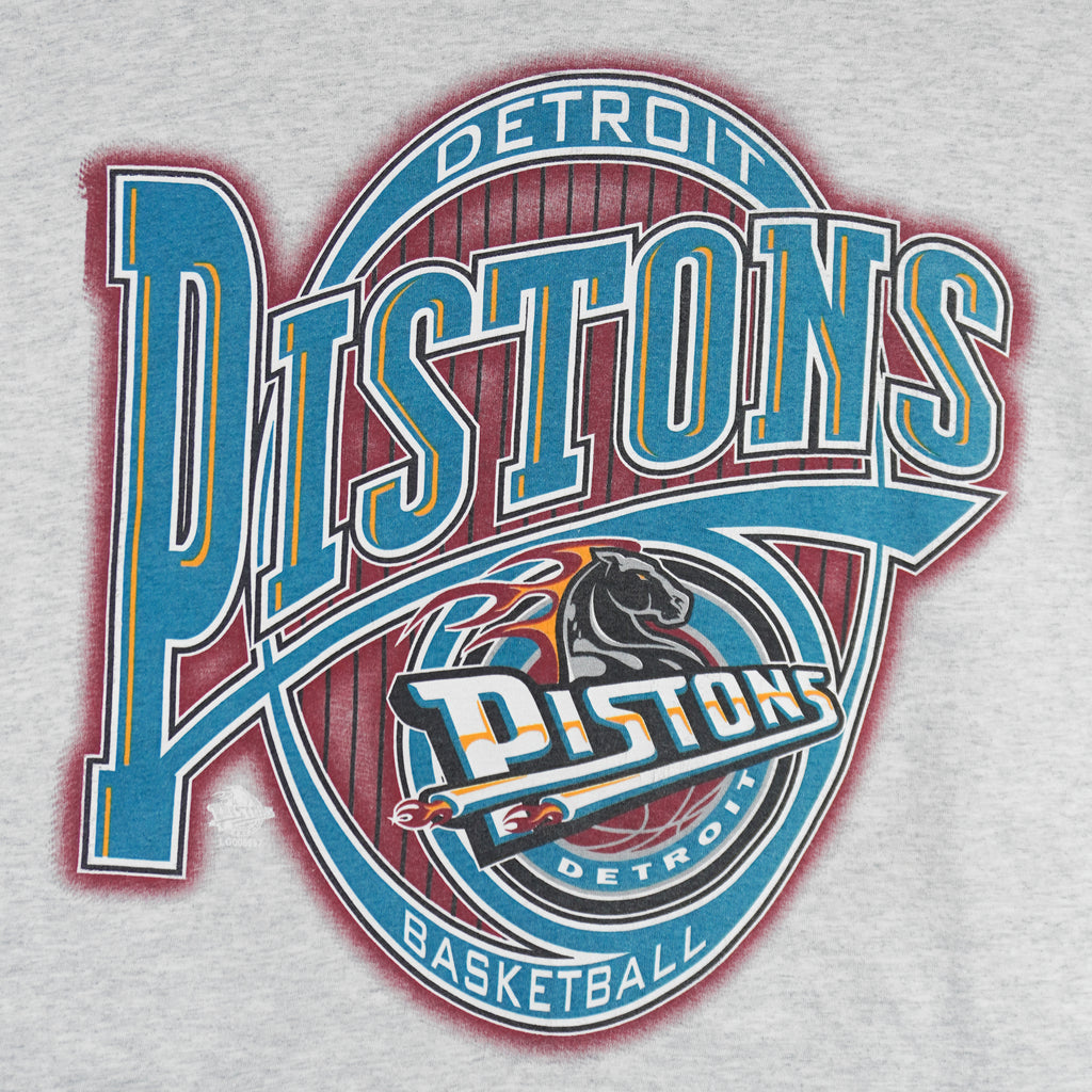 NBA (Logo 7) - Detroit Pistons Spell-Out T-Shirt 1990s Medium Vintage Retro Basketball
