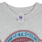 NBA (Logo 7) - Detroit Pistons Spell-Out T-Shirt 1990s Medium Vintage Retro Basketball