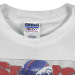 NFL (Gildan) - Denver Broncos John Elway Front Pages T-Shirt 1998 Large Vintage Retro Football
