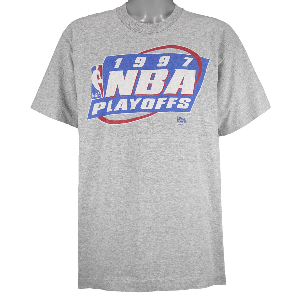 NBA (Pro Player) - NBA Playoffs Spell-Out T-Shirt 1997 Large Vintage Retro Basketball