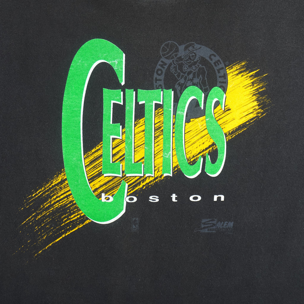 NBA (Salem) - Black Boston Celtics Spell-Out T-Shirt 1990s X-Large Vintage Retro Basketball