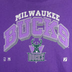 NBA (Logo 7) - Milwaukee Bucks Single Stitch T-Shirt 1990s X-Large Vintage Retro Basketball