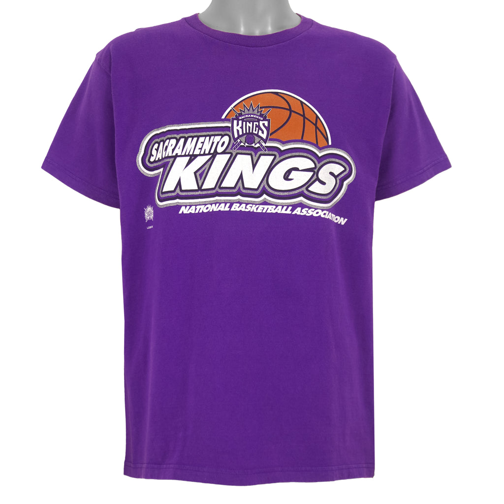 NBA (Fruit Of The Loom) - Purple Sacramento Kings Big Logo T-Shirt 1990s Large Vintage Retro Basketball