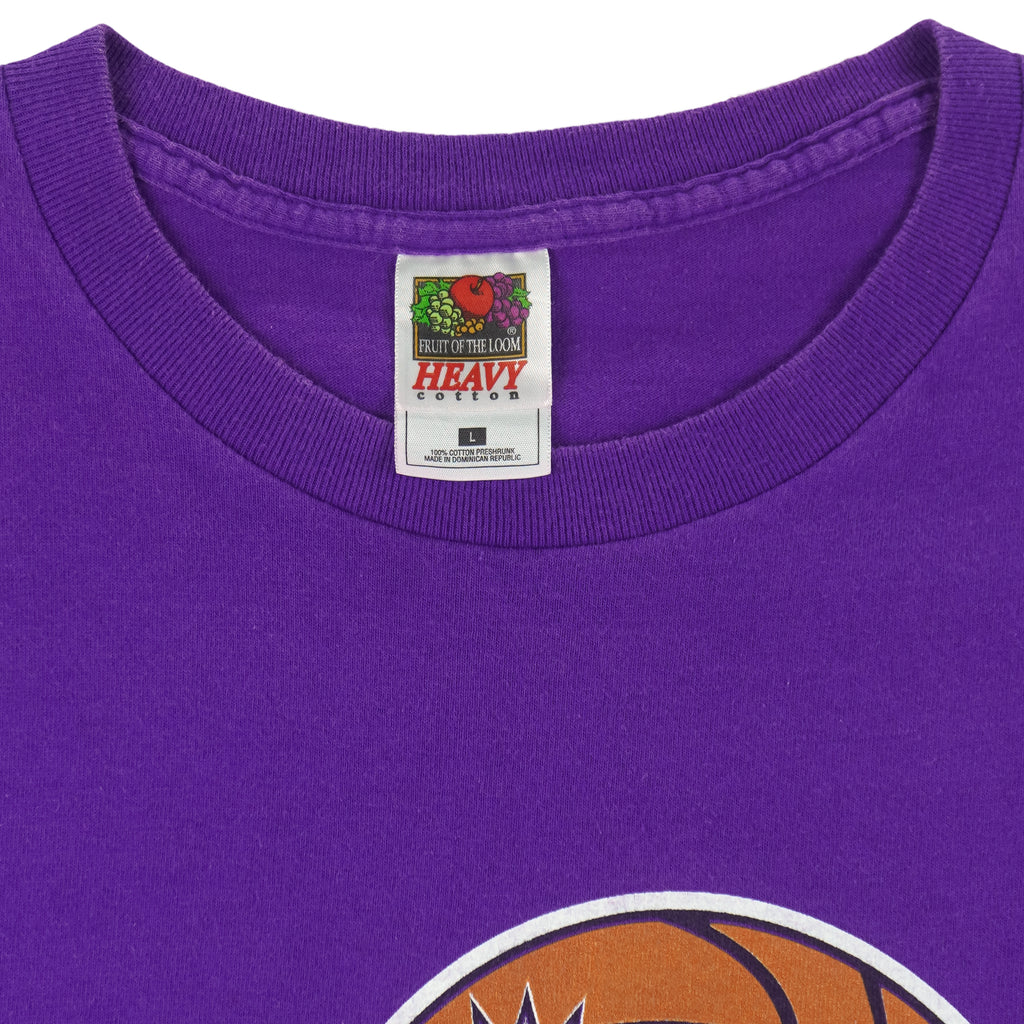 NBA (Fruit Of The Loom) - Purple Sacramento Kings Big Logo T-Shirt 1990s Large Vintage Retro Basketball