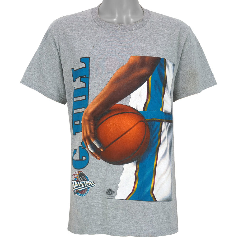 NBA (Lee) - Detroit Pistons Grant Hill Spell-Out T-Shirt 1990s Medium Vintage Retro Basketball