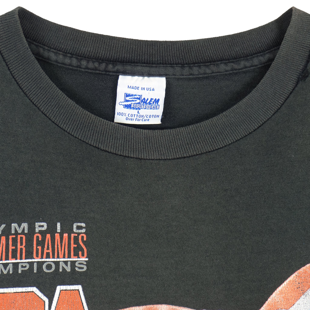 Vintage (Salem) - USA Basketball Olympic Summer Games Champions T-Shirt 1992 Large Vintage Retro