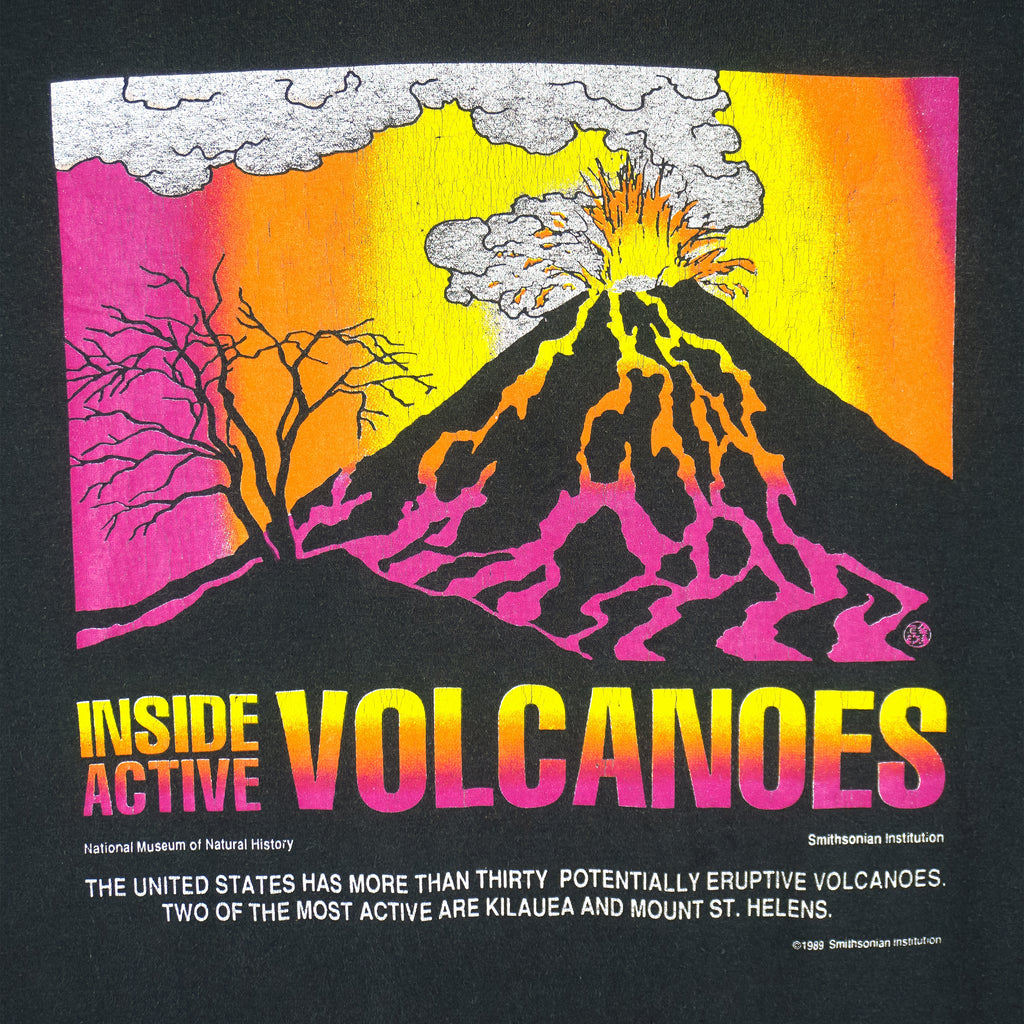 Vintage - Kilauea and Mount St. Helens Volcanoes National Park T-Shirt 1989 Large Vintage Retro