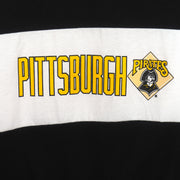 MLB (Nutmeg) - Pittsburgh Pirates Spell-Out T-Shirt 1990s X-Large Vintage Retro Baseball