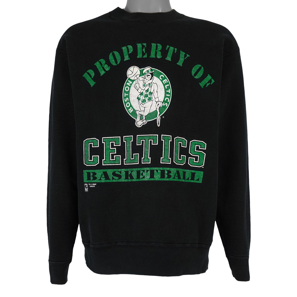 NBA (Salem) - Boston Celtics Basketball Spell-Out Sweatshirt 1990s Large Vintage Retro Basketball