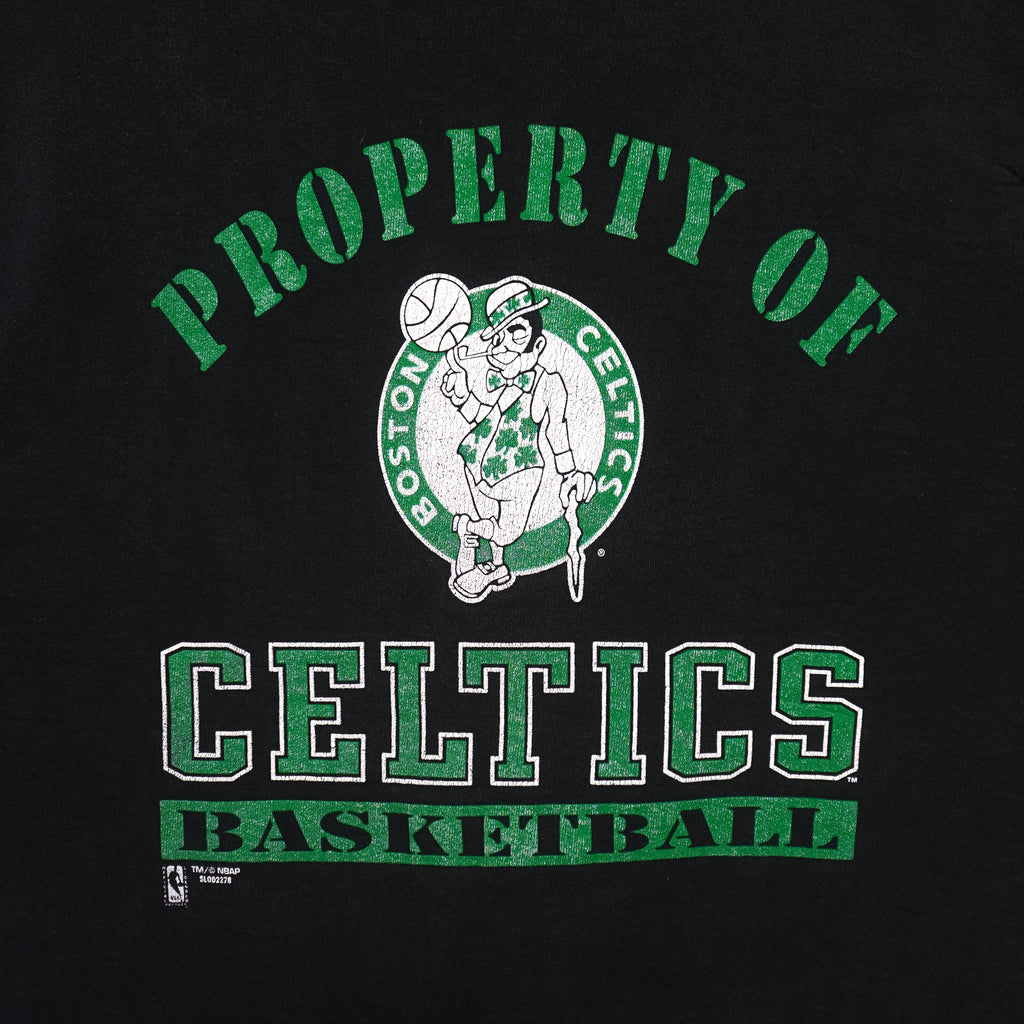 NBA (Salem) - Boston Celtics Basketball Spell-Out Sweatshirt 1990s Large Vintage Retro Basketball