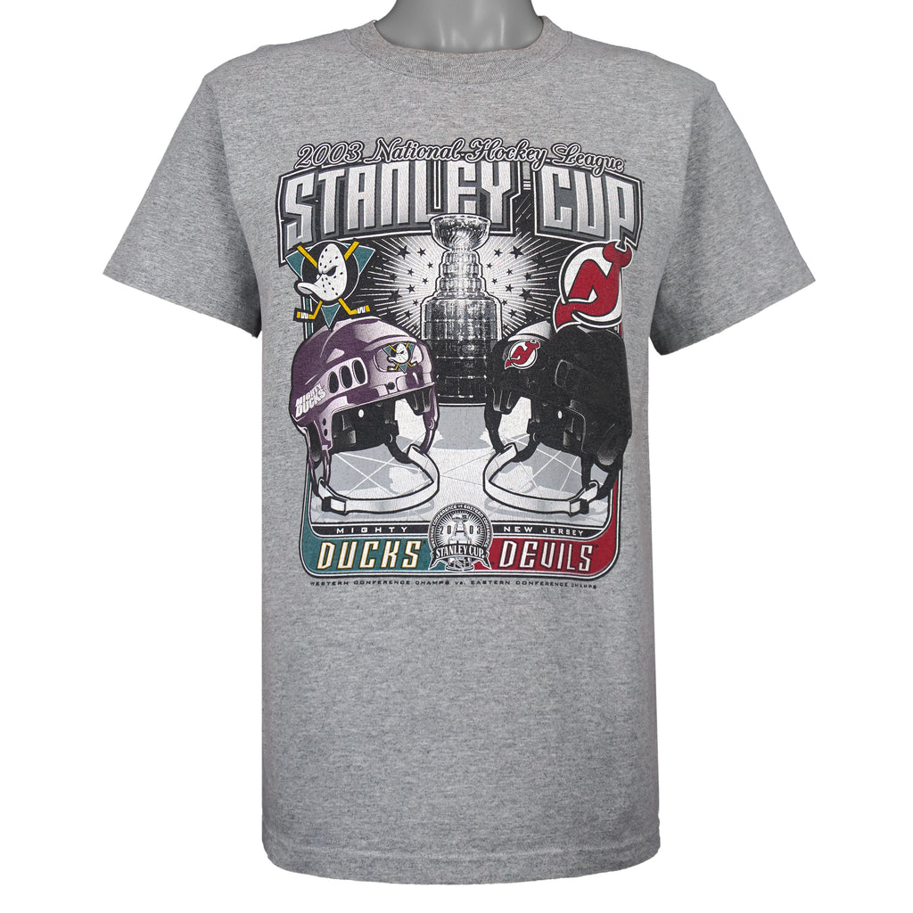 NHL (Majestic) - Ducks Vs Devils, Stanley Cup Champions T-Shirt 2003 Medium Vintage Retro Hockey