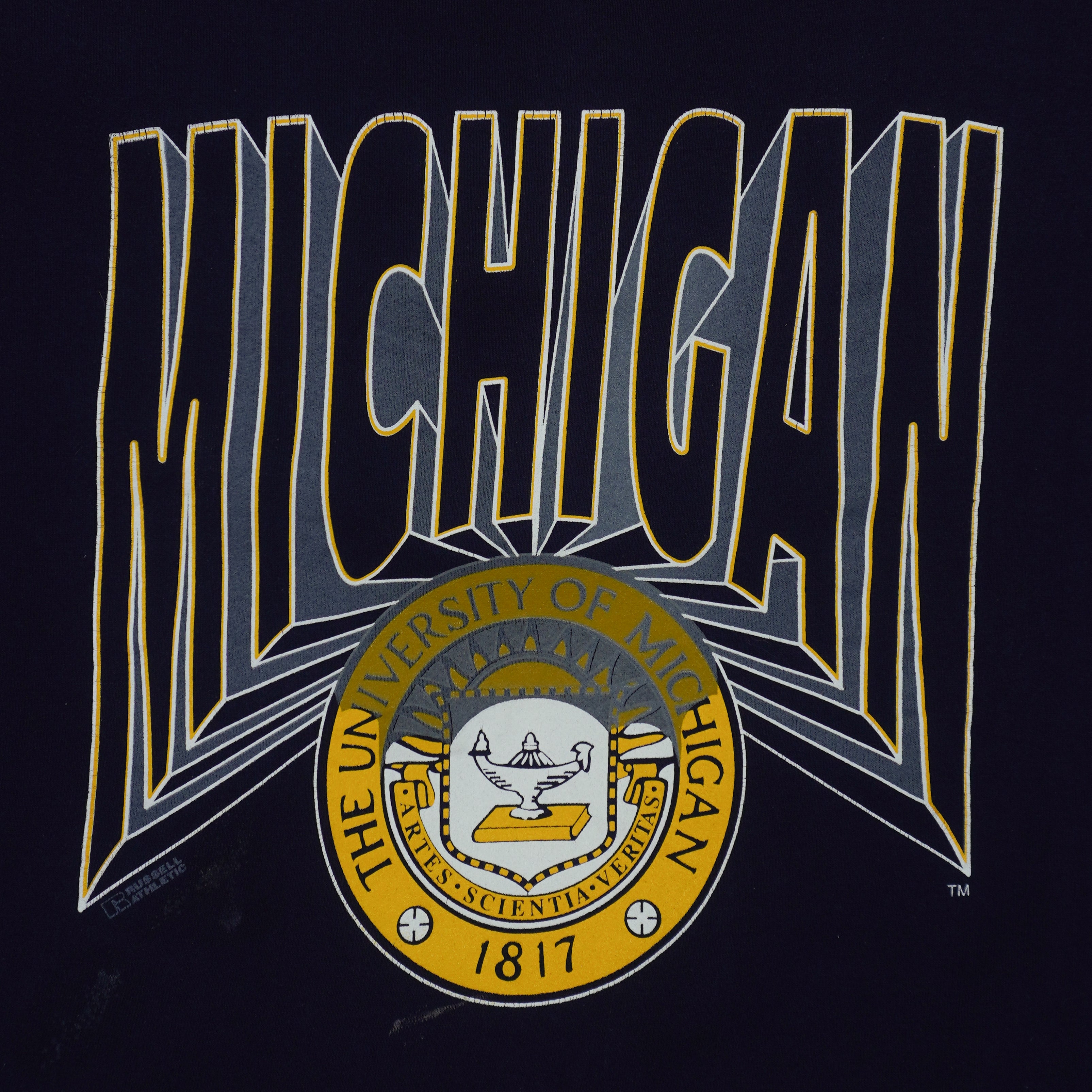 NCAA (Russel Athletic) - Michigan Wolverines Crew Neck Sweatshirt 1990s X-Large Vintage Retro