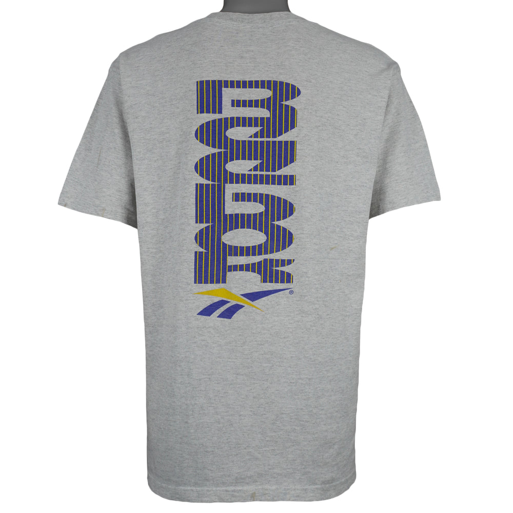 Reebok - Grey Big Spell-Out Single Stitch T-Shirt 1990s Large Vintage Retro