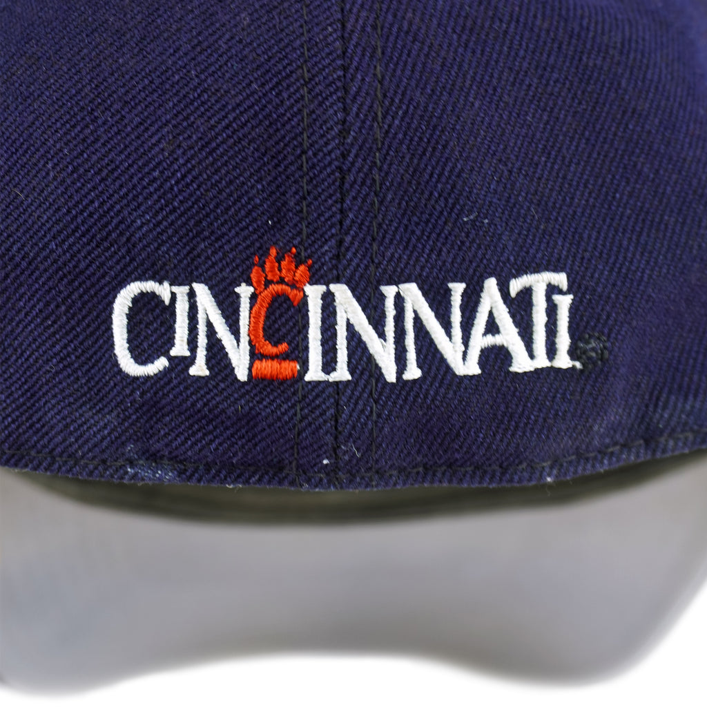 NCAA - Cincinnati Bearcats Embroidered Logo Fitted Hat 1990s OSFA Vintage Retro
