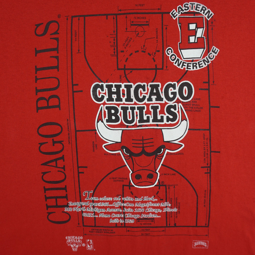 NBA (Nutmeg) - Chicago Bulls Basketball Court Single Stitch T-Shirt 1990s X-Large Vintage Retro Basketball