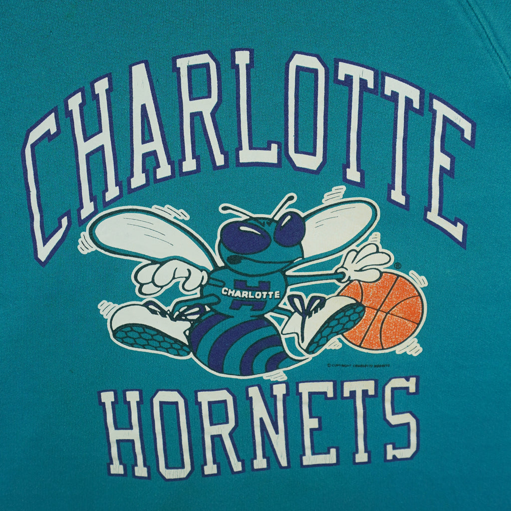 NBA (Trench) - Charlotte Hornets Crew Neck Sweatshirt 1990s Large Vintage Retro Basketball