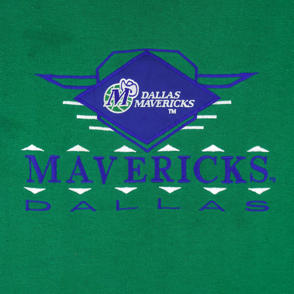 NBA (Logo 7) - Green & Black Dallas Mavericks Crew Neck Sweatshirt 1990s Large Vintage Retro Basketball