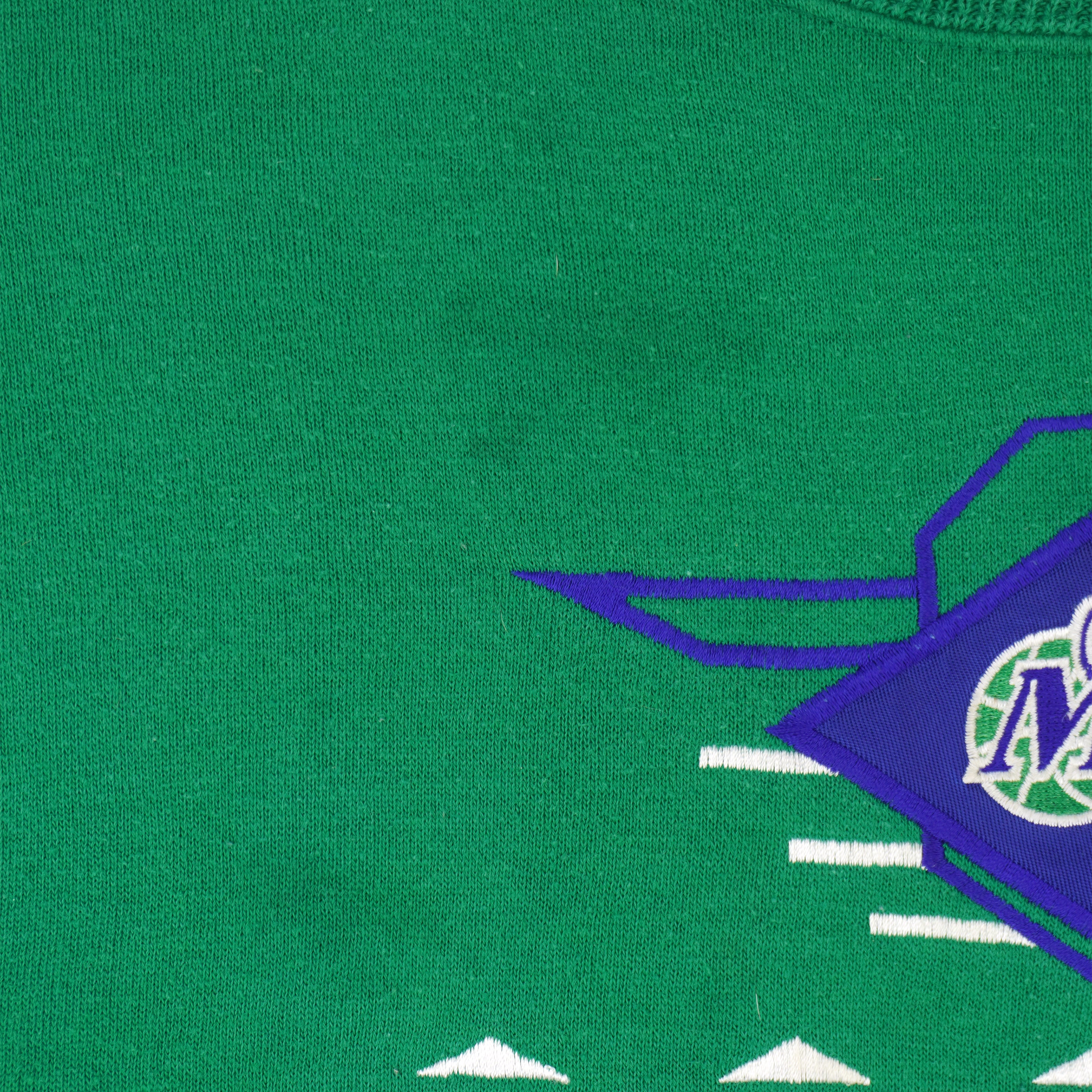 NBA (Logo 7) - Green & Black Dallas Mavericks Crew Neck Sweatshirt 1990s Large Vintage Retro Basketball