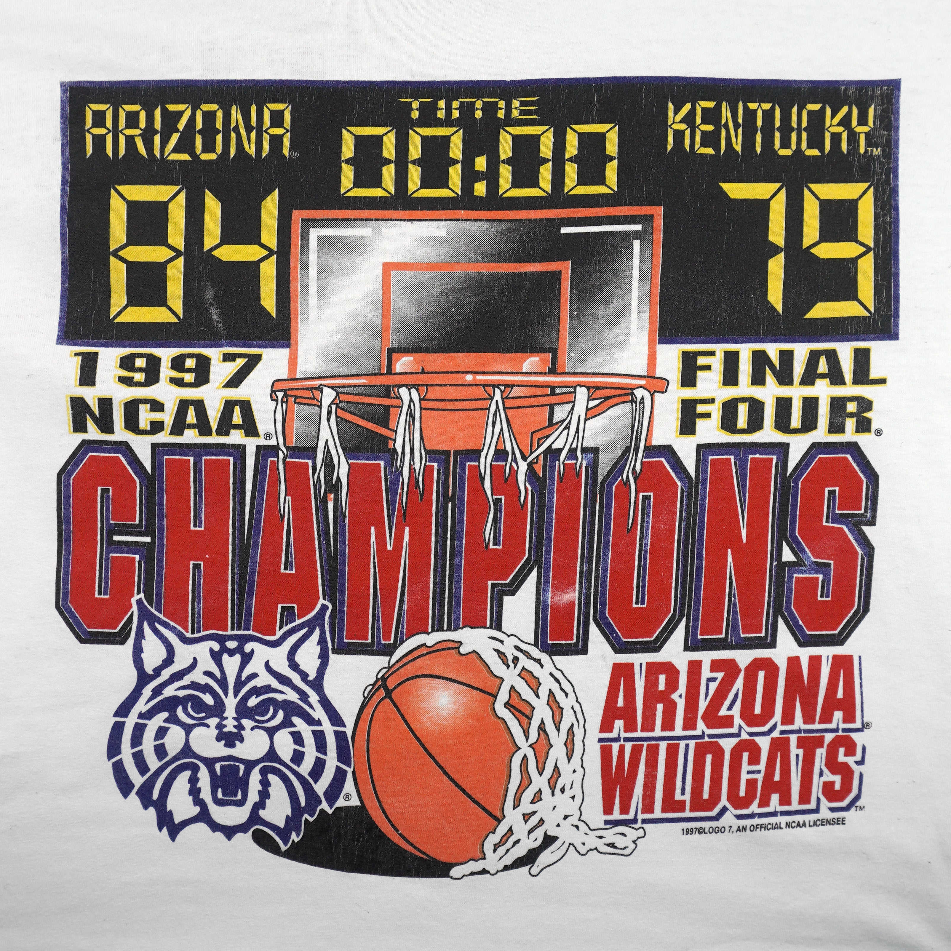 NCAA (Delta) - Arizona Wildcats Basketball Final Four Champions T-Shirt 1997 Large Vintage Retro Basketball