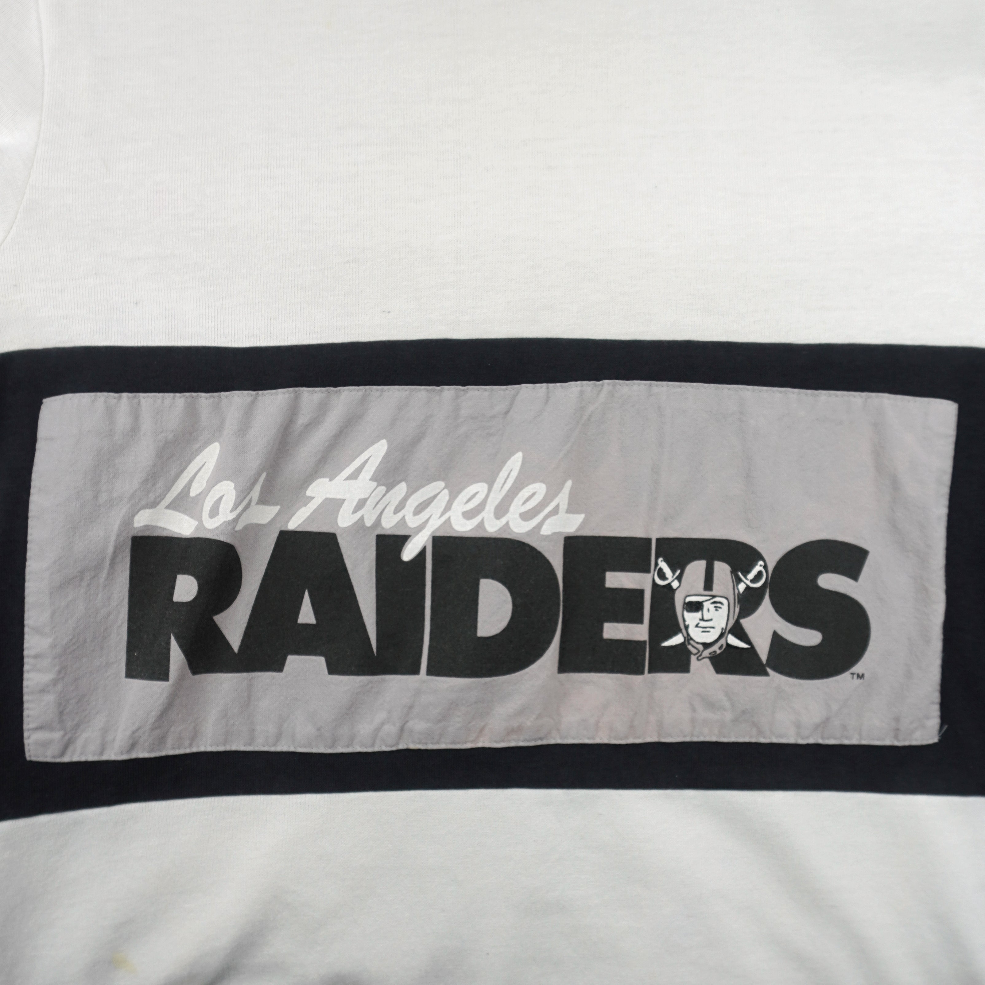 NFL (Nutmeg) - Los Angeles Raiders Crew Neck Sweatshirt 1990s Medium Vintage Retro Football
