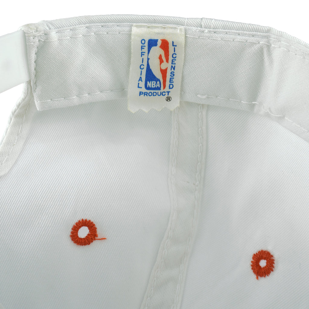 NBA - White & Orange Cleveland Cavaliers Embroidered Snapback Hat 1990s OSFA Vintage Retro Basketball