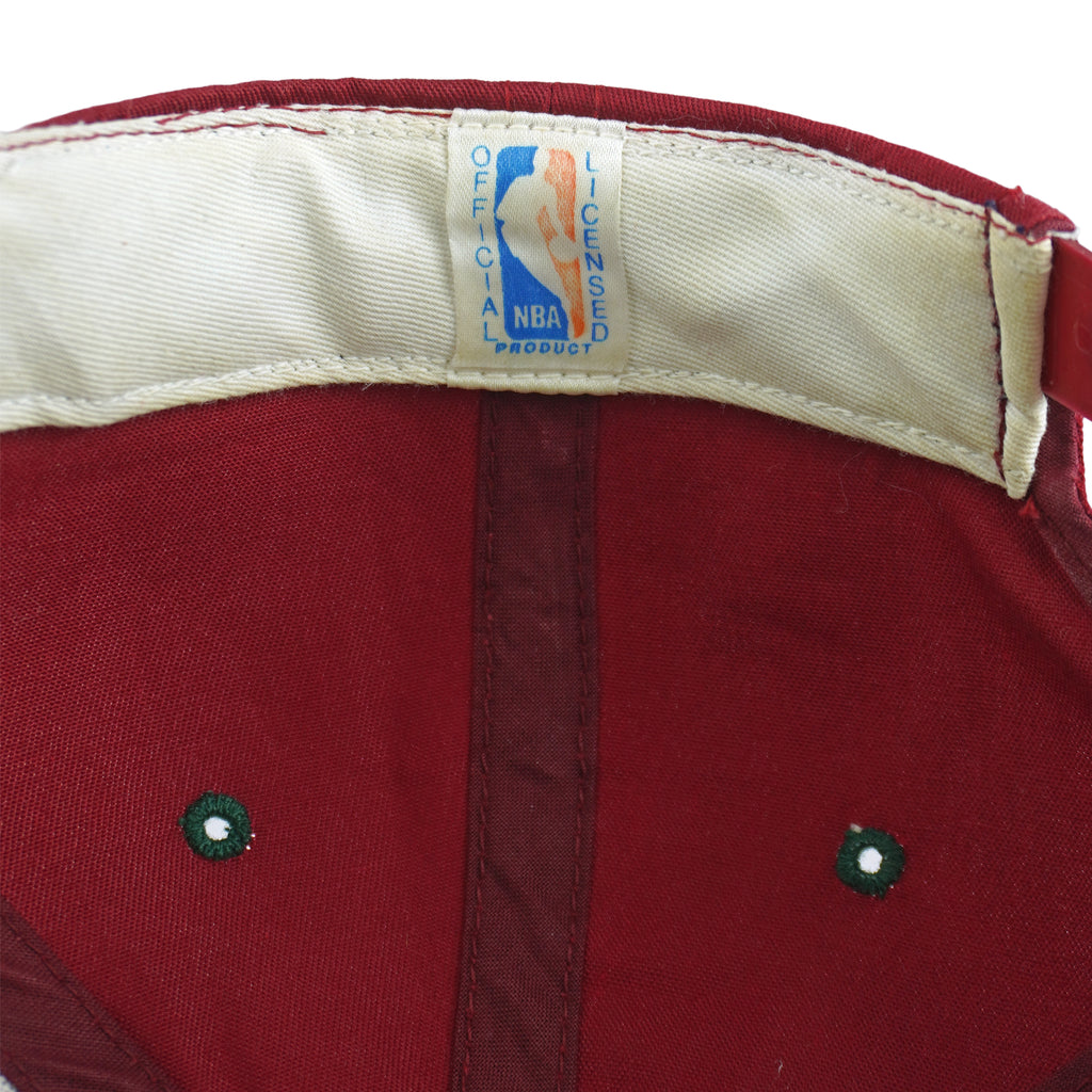 NBA (Sports Specialties) - Red & Green Seattle SuperSonics Snapback Hat 1990s OSFA Vintage Retro Basketball