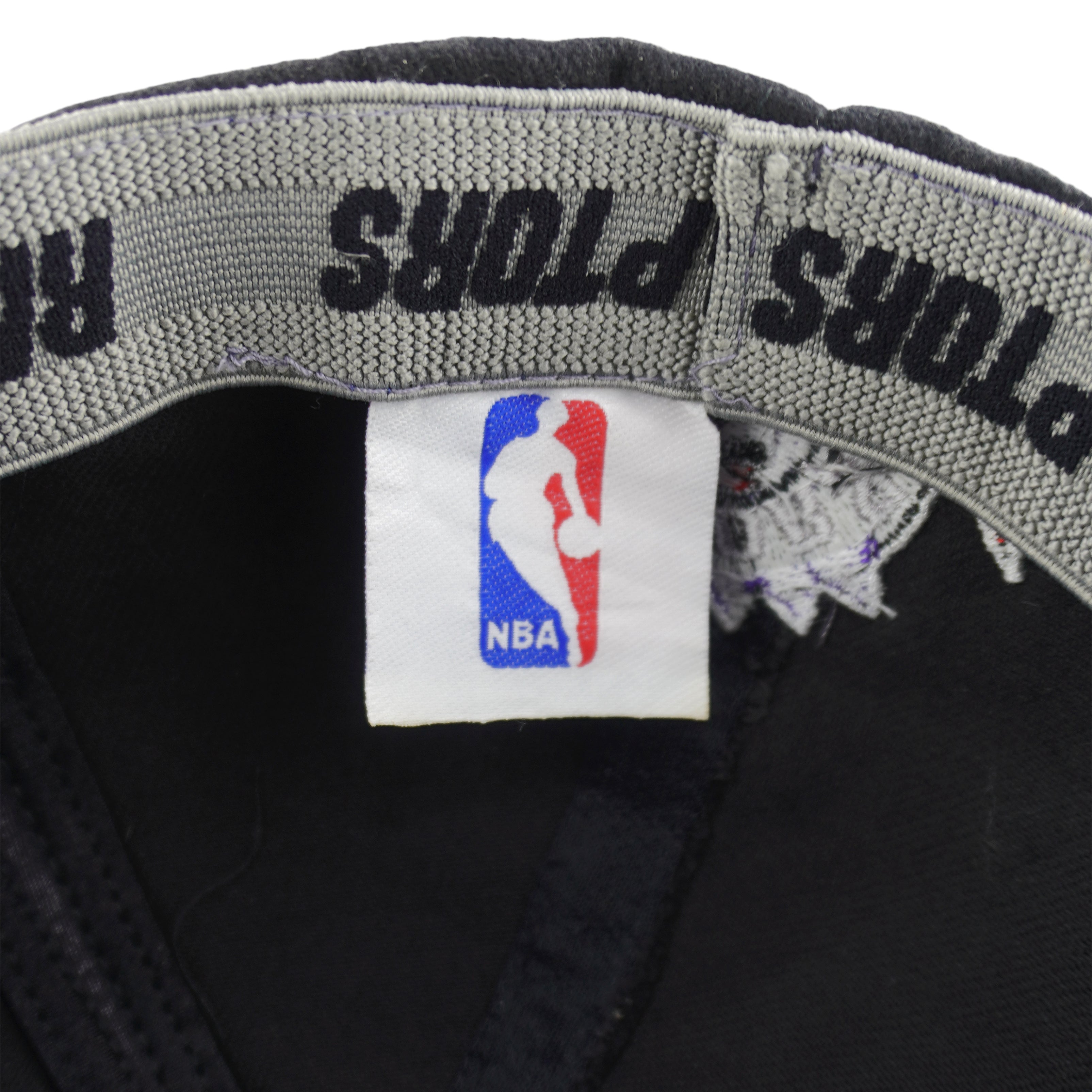 NBA - Toronto Raptors, Vince Carter #15 Embroidered Adjustable Hat 1990s Vintage Retro Basketball