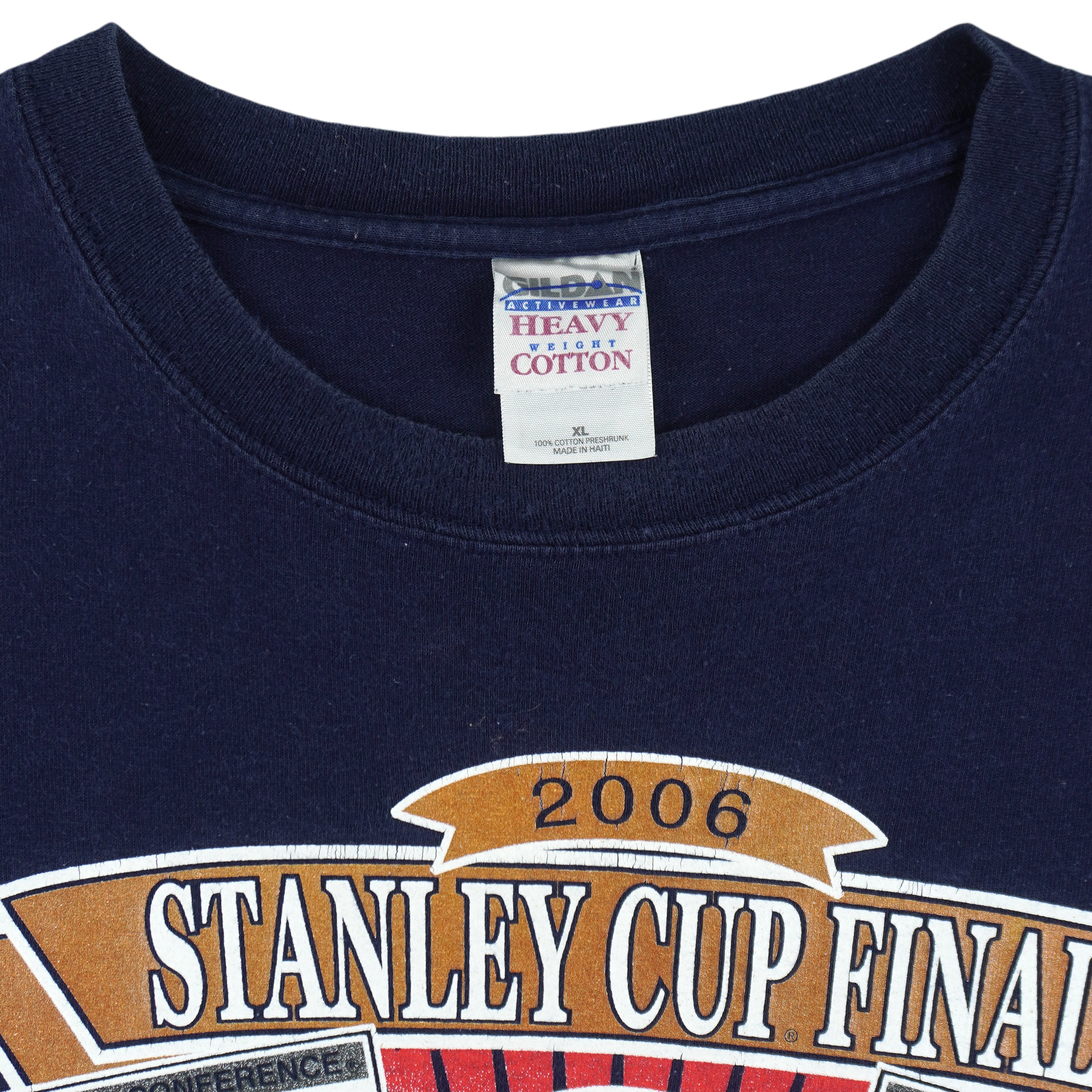 NFL (Gildan) - Oilers VS Hurricanes Stanley Cup Champions T-Shirt 2006 X-Large Vintage Retro Football