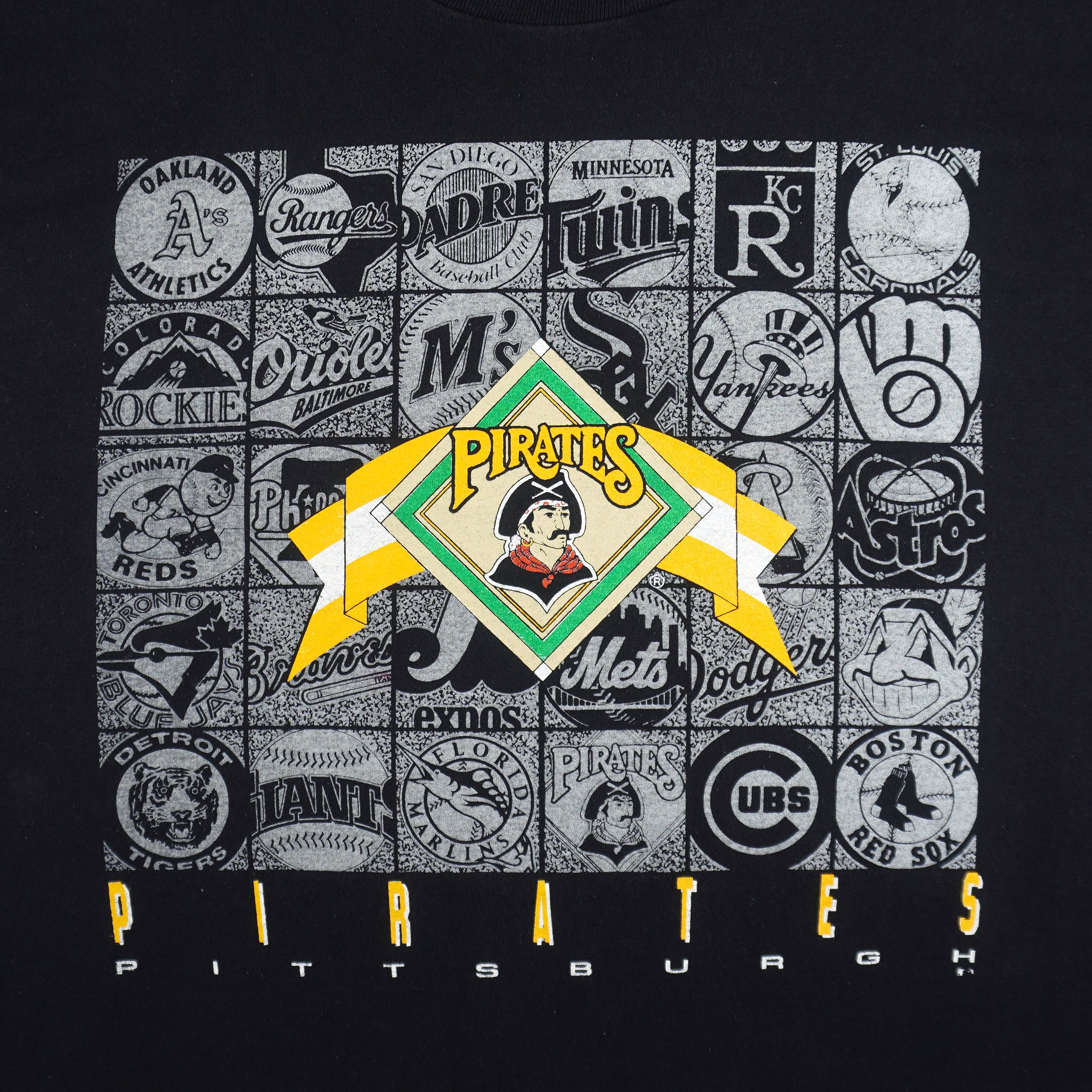 MLB - Pittsburgh Pirates Team Logo Single Stitch T-Shirt 1990s X-Large Vintage Retro Baseball