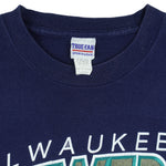 MLB (True Fan) - Milwaukee Brewers Baseball Glove T-Shirt 1998 Large Vintage Retro Baseball