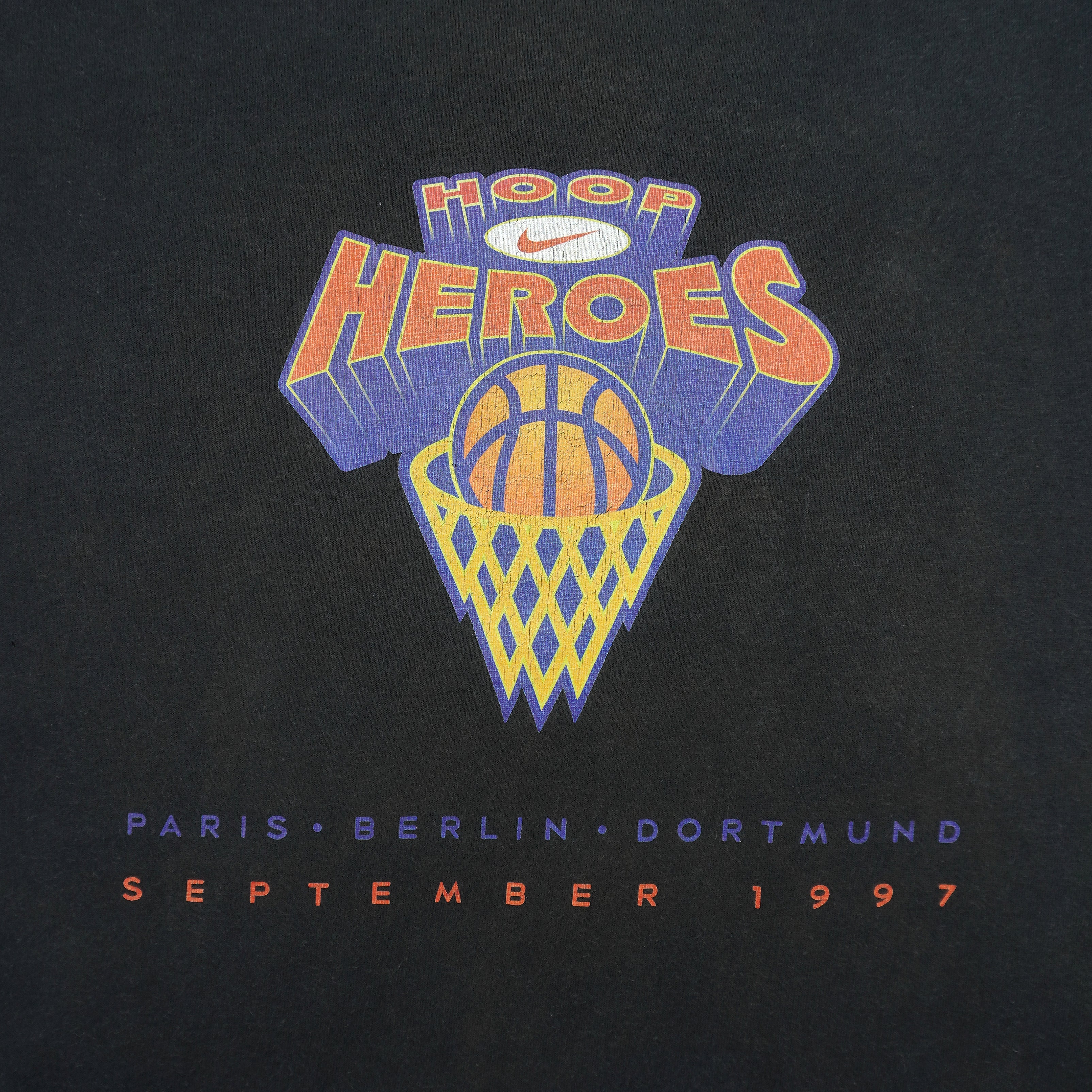 Nike - Hoop Heroes Europe T-Shirt 1997 Large Vintage Retro Basketball
