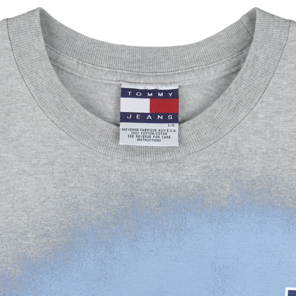 Tommy Hilfiger - American Standard Since MCMLXXXV Spell-Out T-Shirt 1990s Large Vintage Retro
