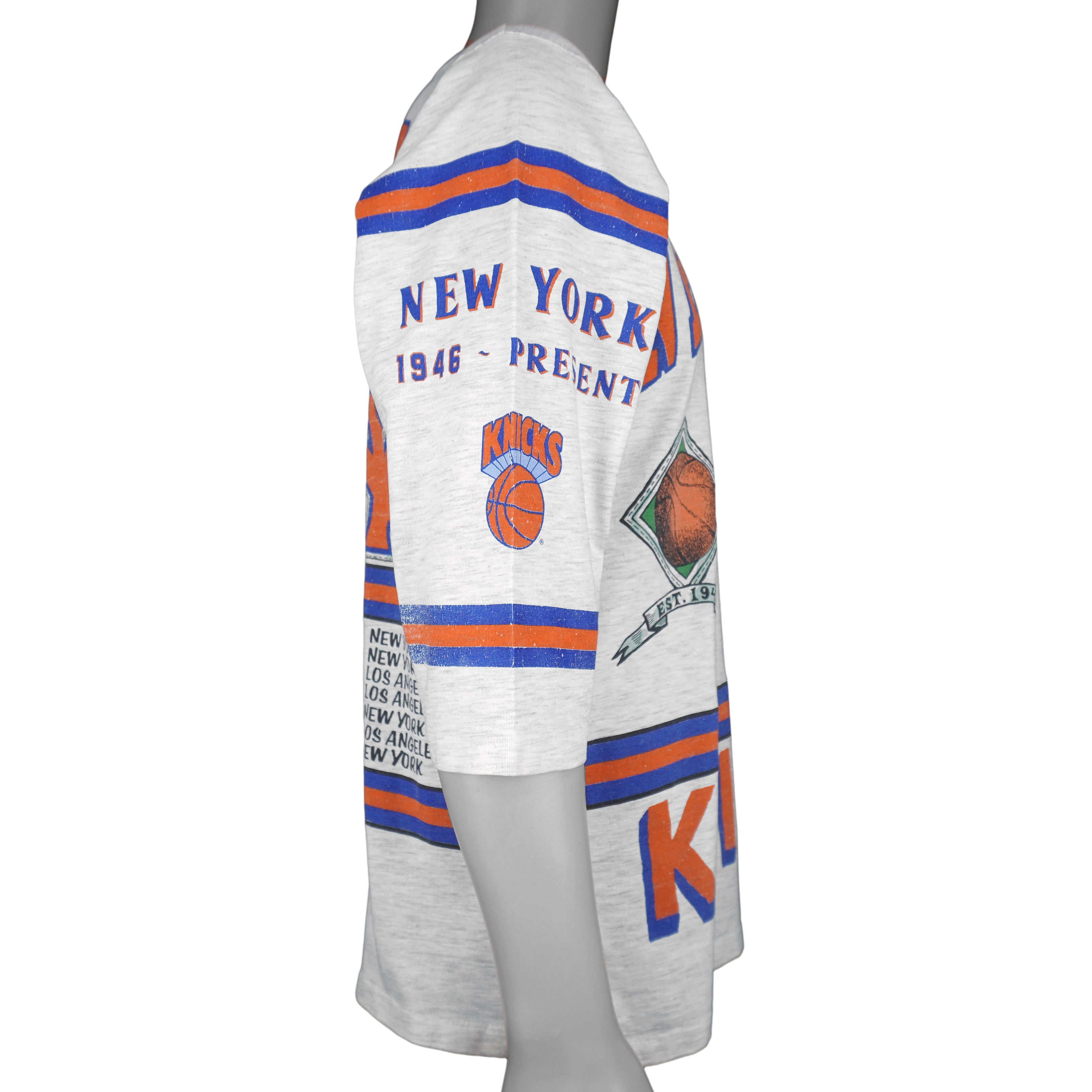 NBA (Long Gone) - New York Knicks Spell-Out T-Shirt 1990s Large Vintage Retro. Basketball