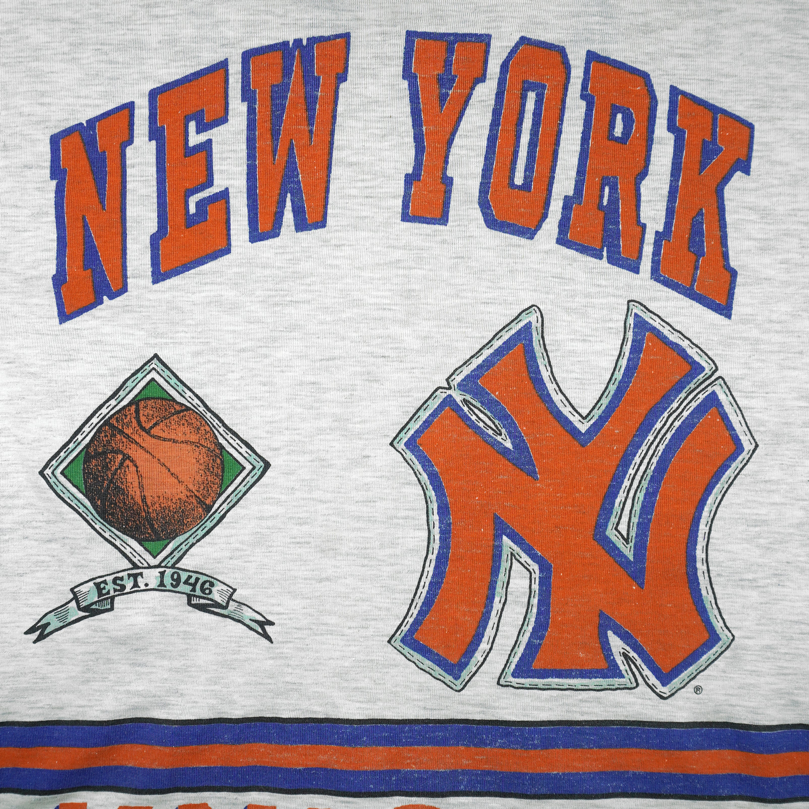 NBA (Long Gone) - New York Knicks Spell-Out T-Shirt 1990s Large Vintage Retro. Basketball